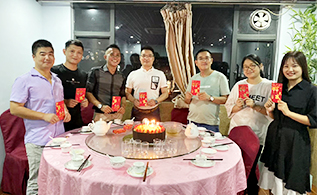 装修公司10月整体生日会
